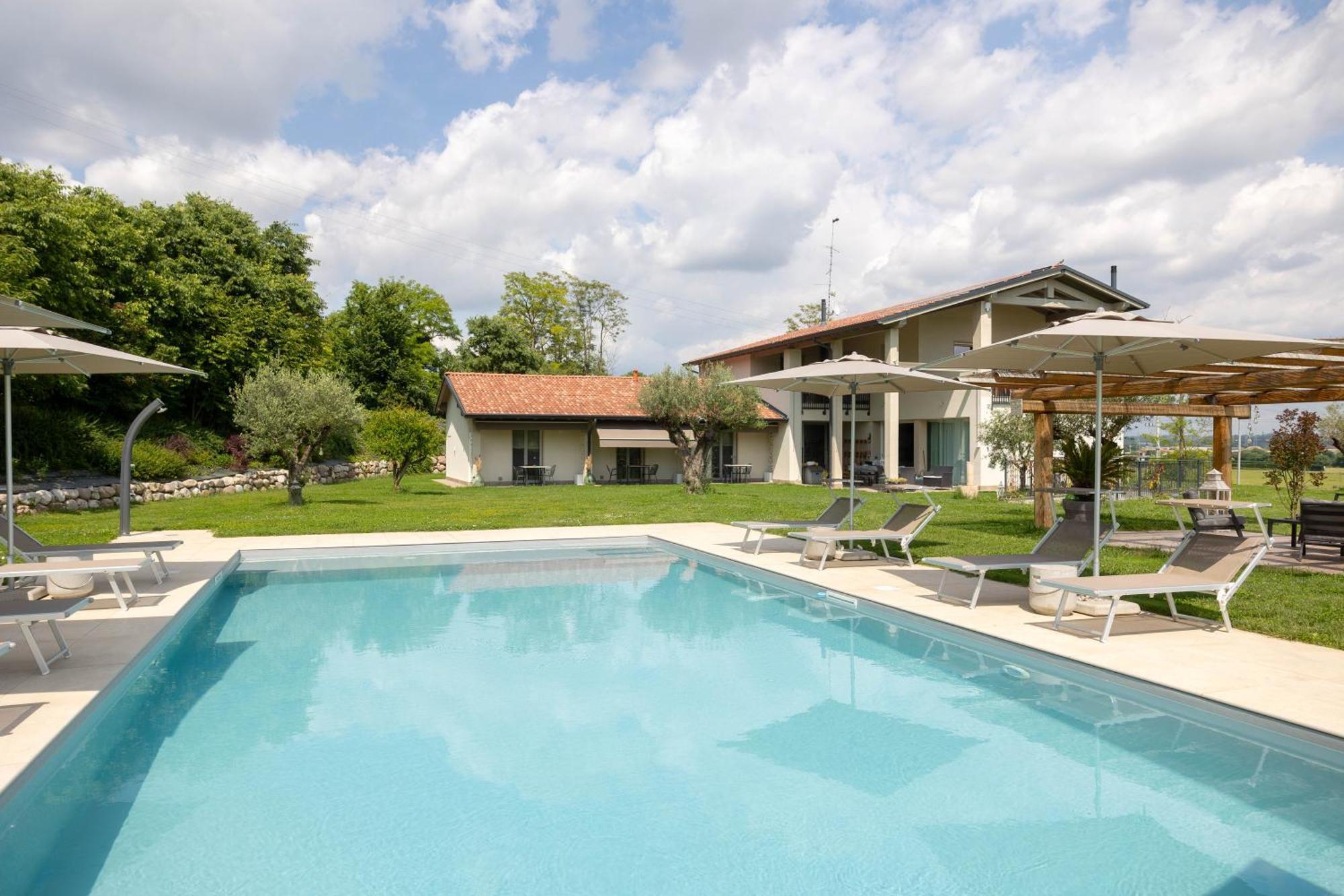 Bed And Breakfast Le Giale Castelnuovo del Garda Exterior photo